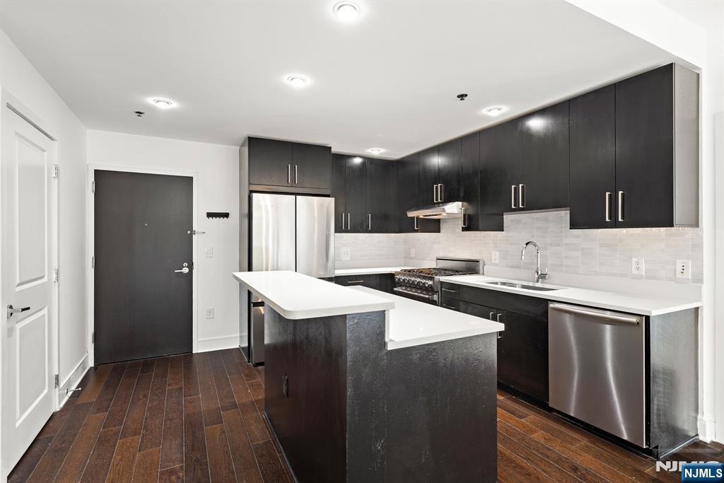 1100 Maxwell Lane 422