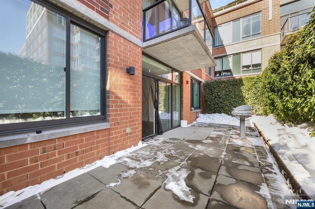 1100 Maxwell Lane 422