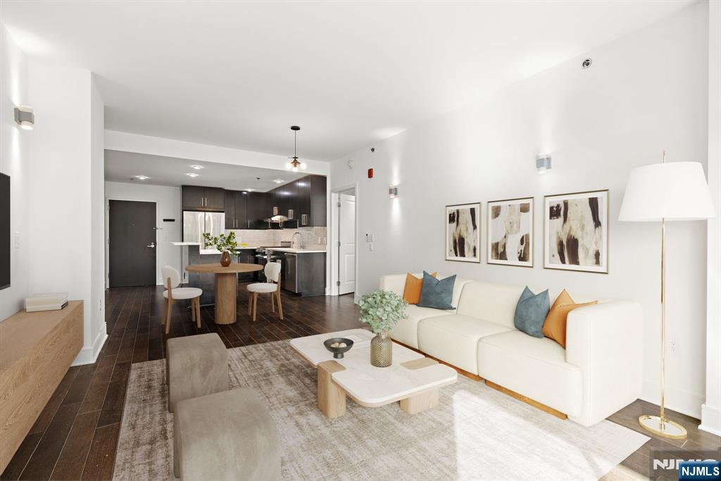 1100 Maxwell Lane 422