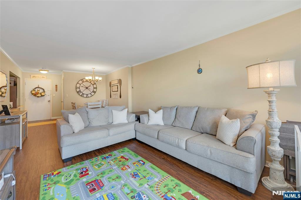 200 Division Street 6G
