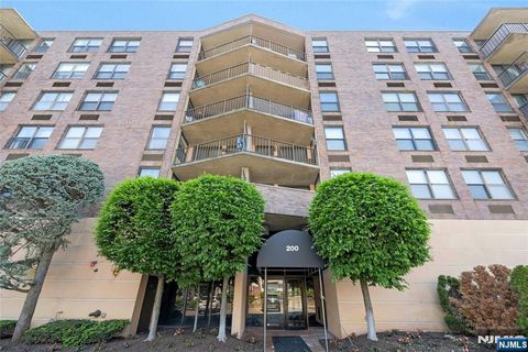 Photo of 200 Division Street #6G, Cliffside Park, NJ 07010 (MLS # 26018544)