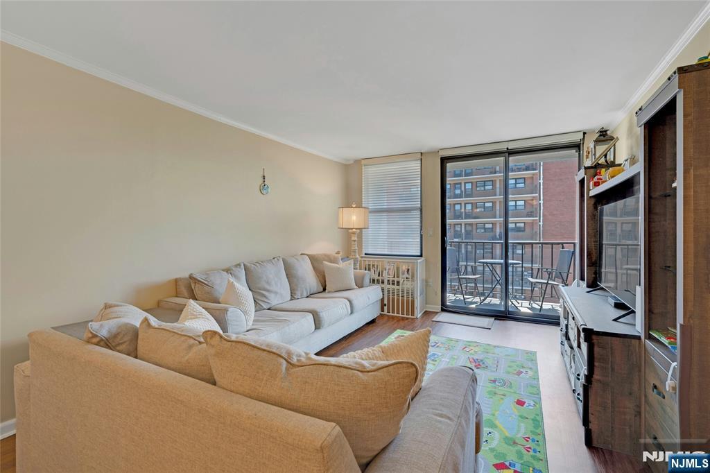 200 Division Street 6G