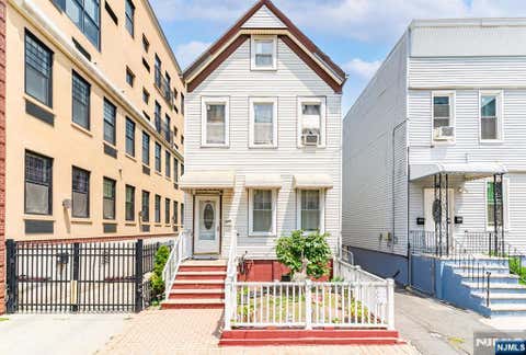 Photo of 186 Culver Avenue, Jersey City, NJ 07305 (MLS # 26028602)