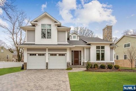 Photo of 274 Brookside Ave, Cresskill, NJ 07626 (MLS # 26014763)