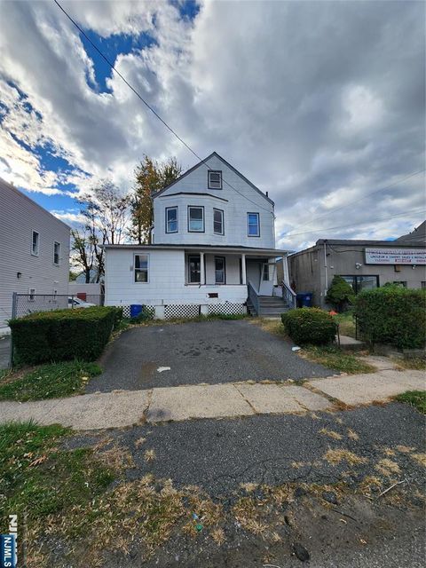 Photo of 337 Hudson Street, Hackensack, NJ 07601 (MLS # 25039087)