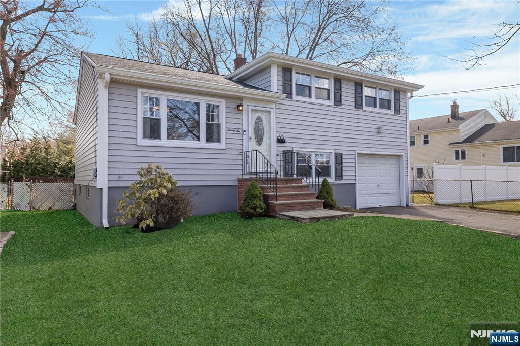 36 Cedar Drive, Rochelle Park, New Jersey - 3 Bedrooms  
2 Bathrooms  
5 Rooms - 
