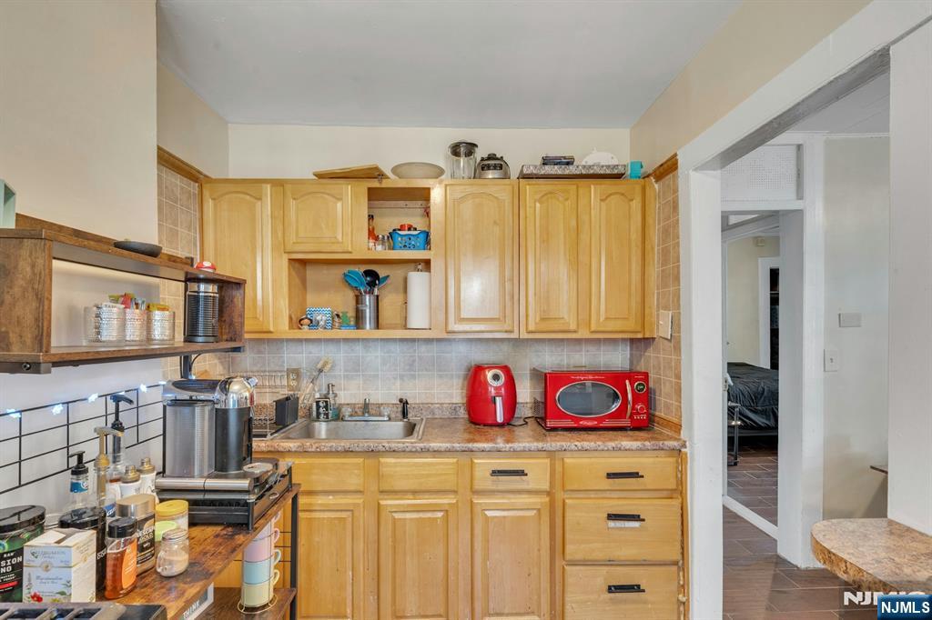 222-228 Ballantine Parkway