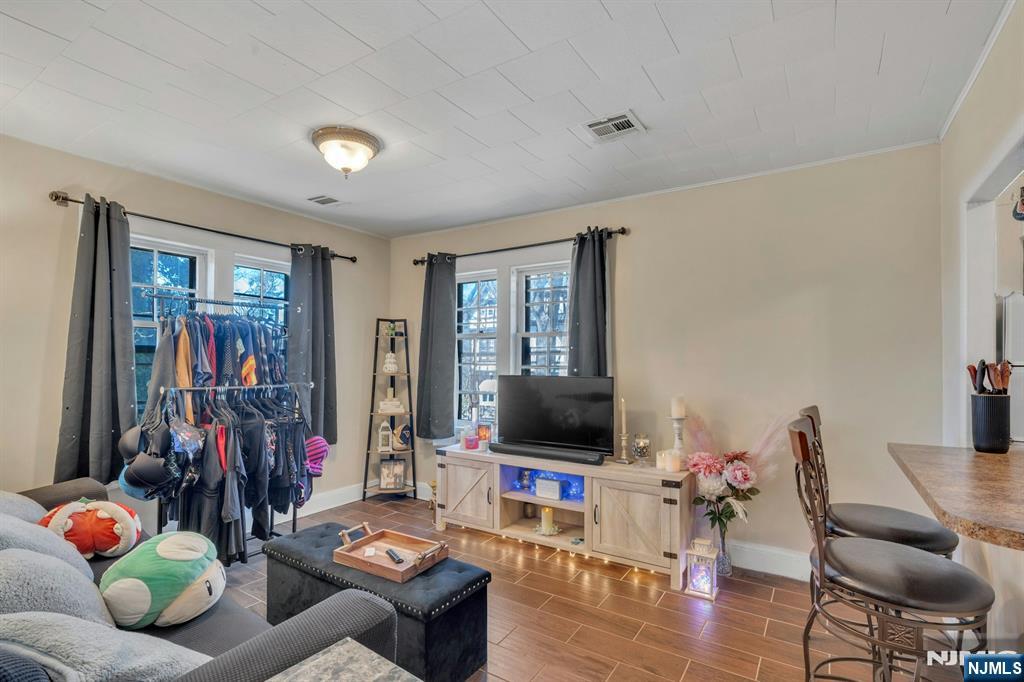 222-228 Ballantine Parkway