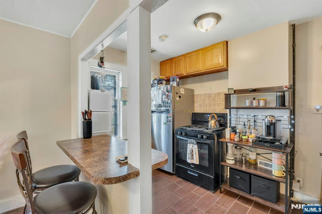 222-228 Ballantine Parkway