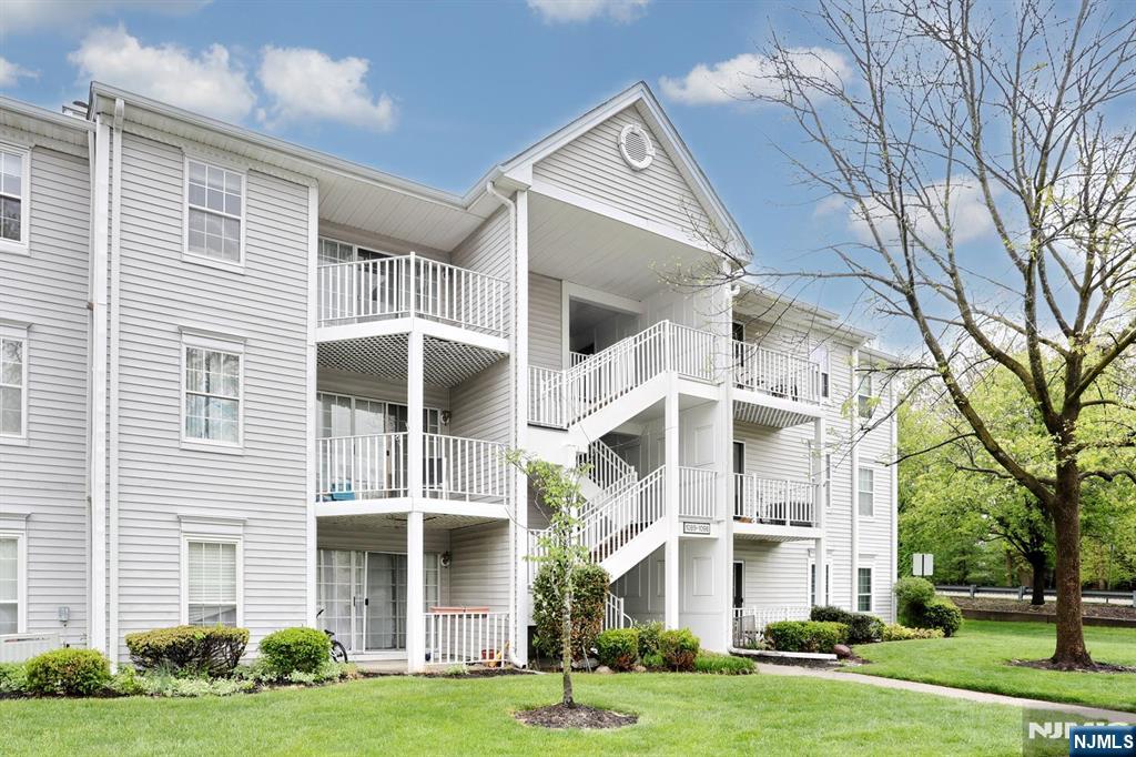 1093 Ash Drive