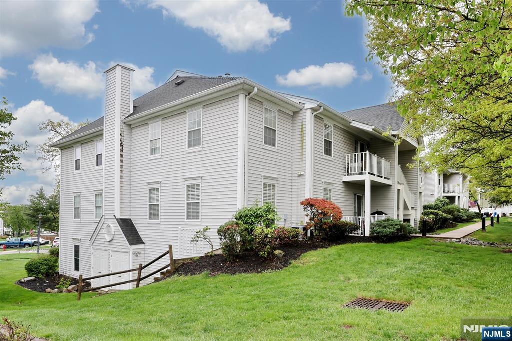 1093 Ash Drive