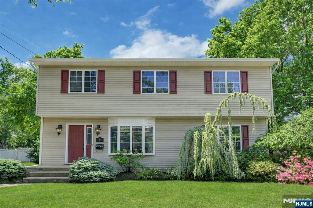 Photo of 44 W Midland Avenue, Paramus, NJ 07652 (MLS # 26013245)