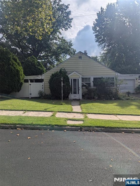 Photo of 555 John Street, Teaneck, NJ 07666 (MLS # 26038206)
