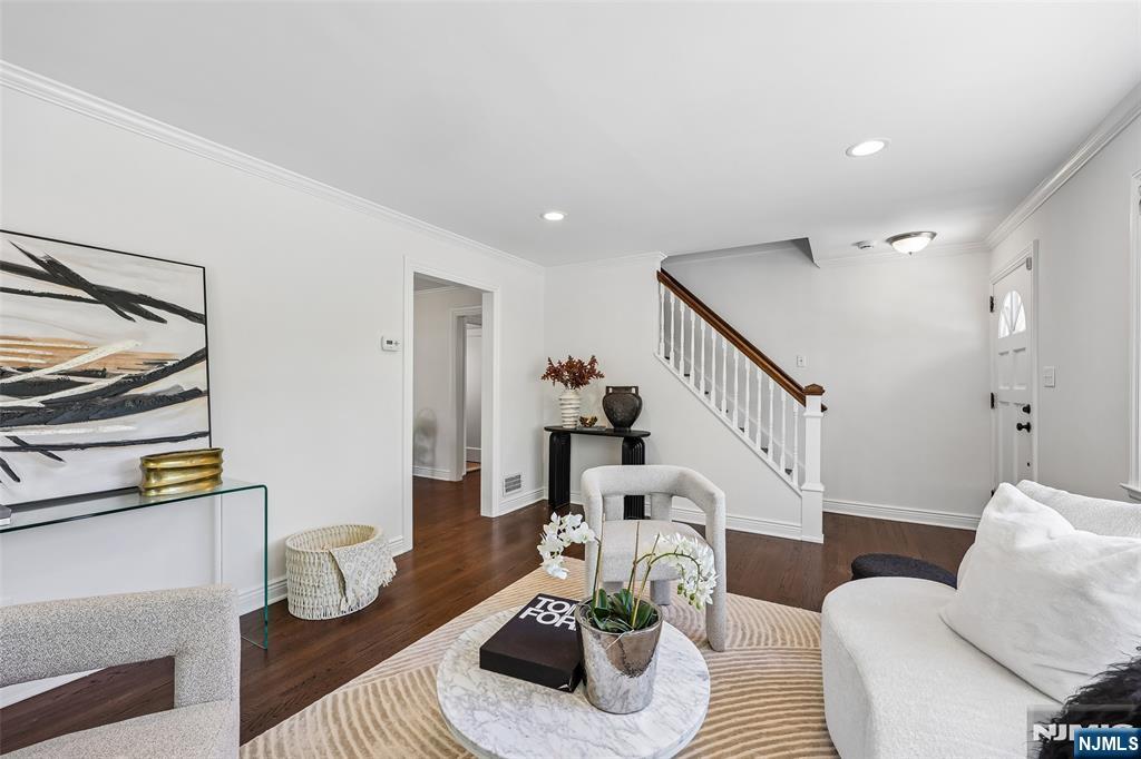 571 Laurel Road