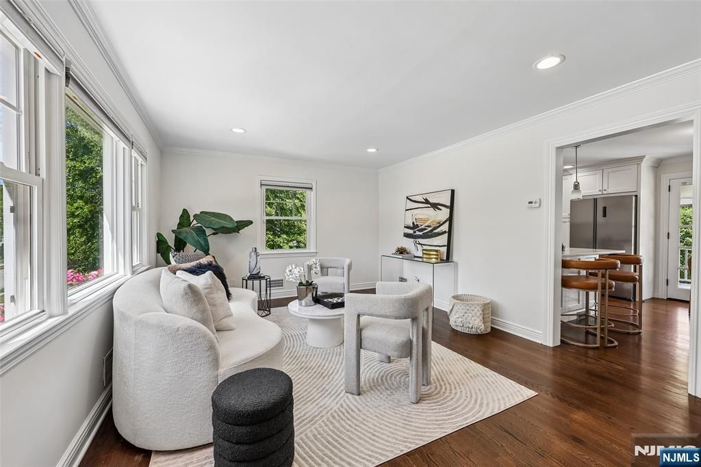 Photo of 571 Laurel Road, Ridgewood Village, NJ 07450 (MLS # 26017742)