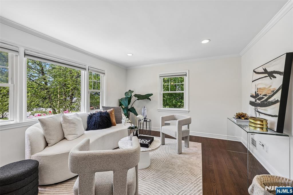 571 Laurel Road