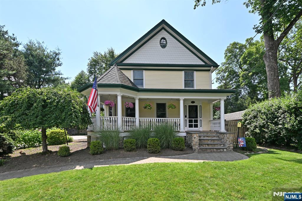 39 Magnolia Avenue