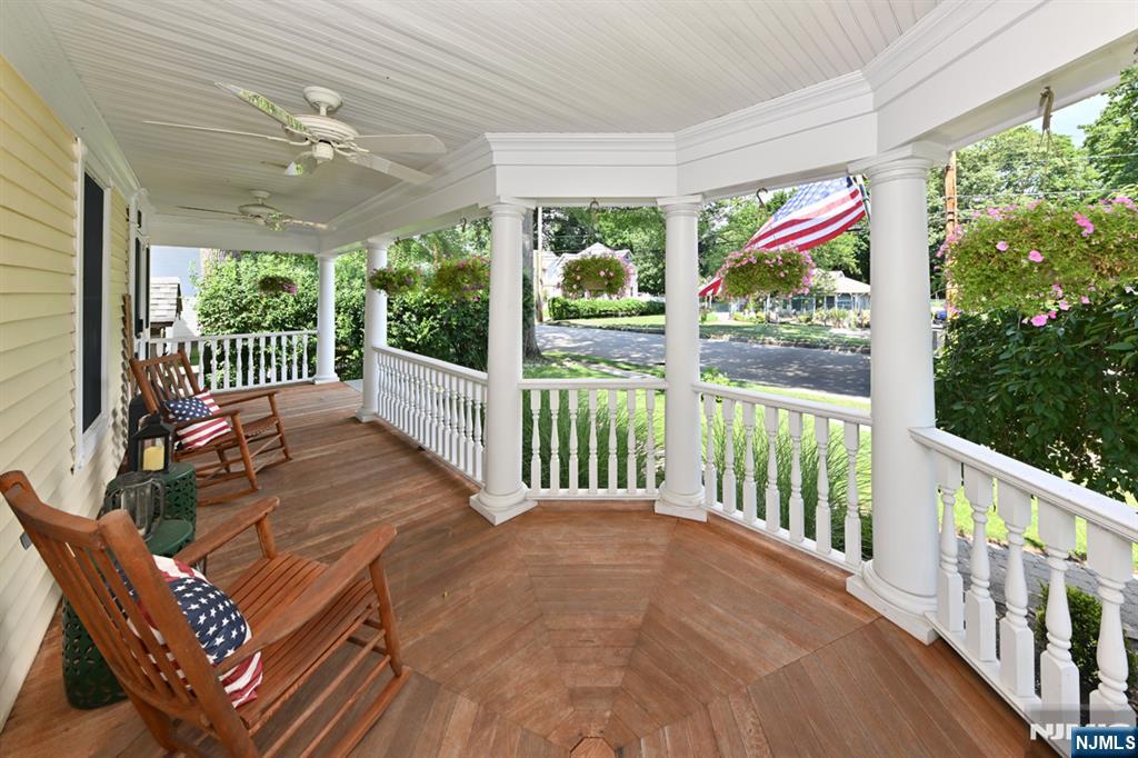 39 Magnolia Avenue