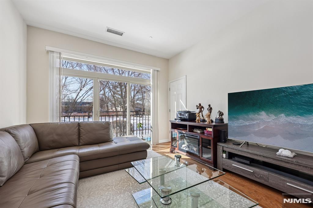 1127 Riverview Avenue 127