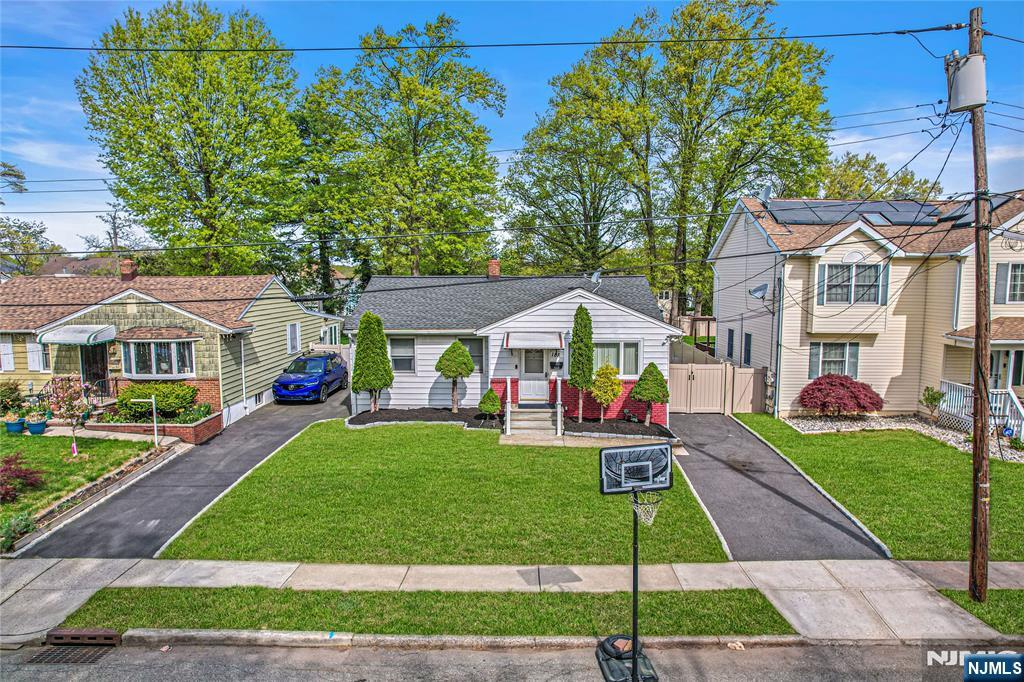 Property for Sale at 188 Creemer Avenue, Woodbridge, New Jersey - Bedrooms: 3 
Bathrooms: 2 
Rooms: 6  - $495,900