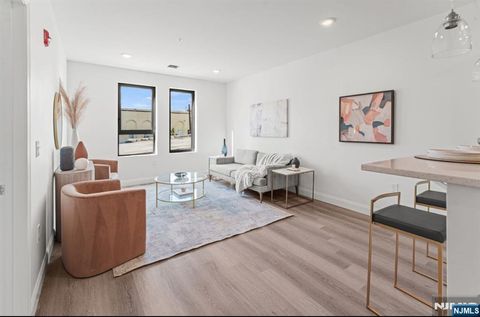 Photo of 273283 Kinney St, Newark, NJ 07105 (MLS # 26004446)