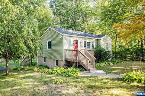 18 Millington Avenue West Milford NJ 07421