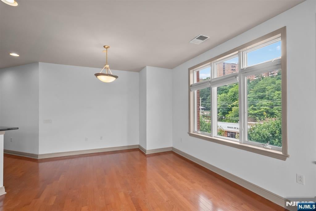 7400 River Road 438