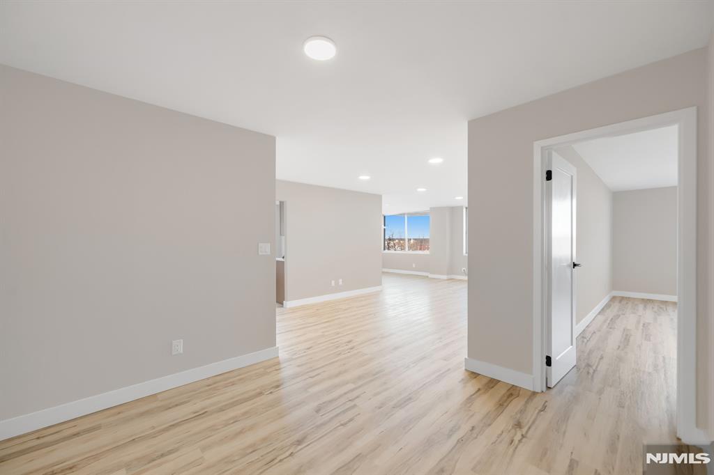 160 Overlook Avenue 3A