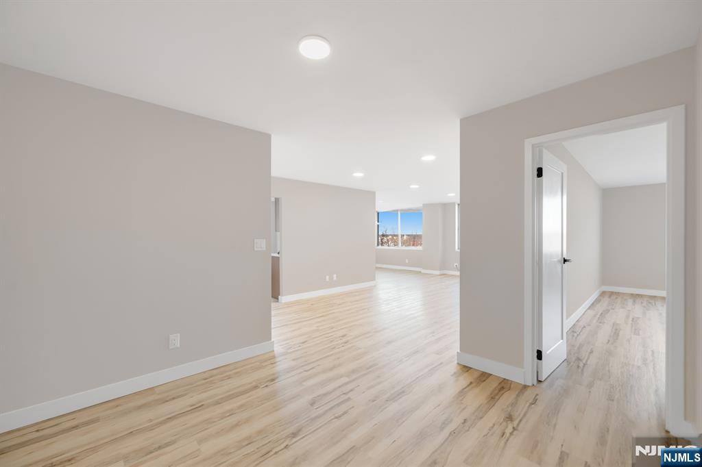 160 Overlook Avenue 3A