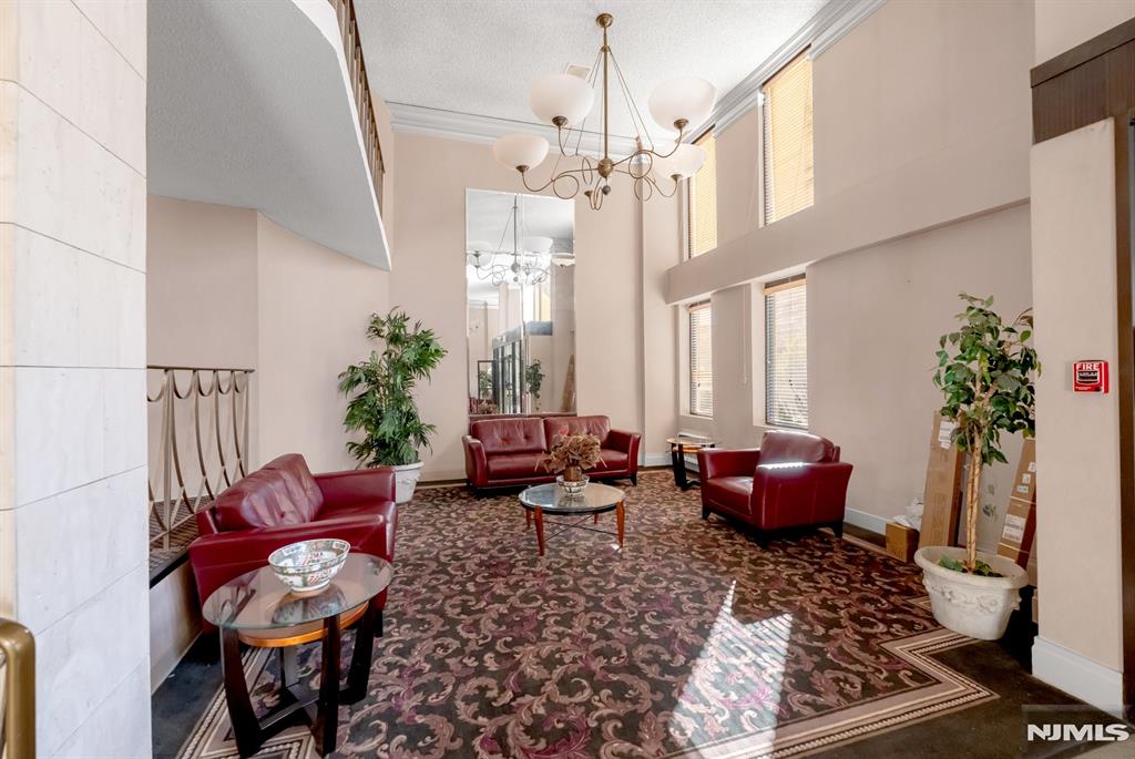 160 Overlook Avenue 3A