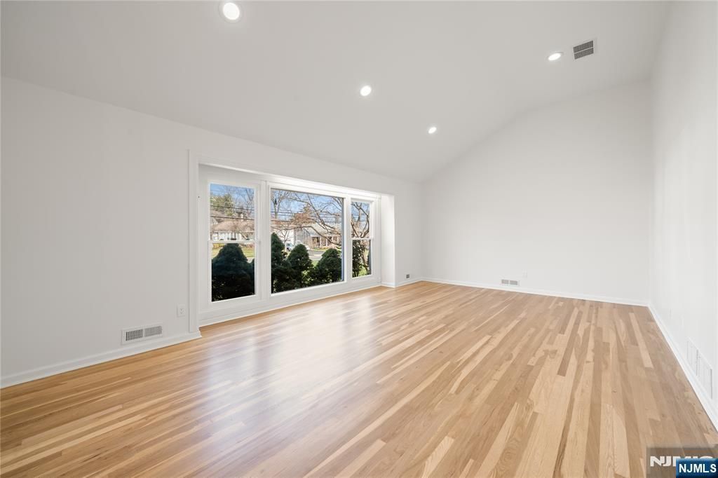 Photo of 181 Haddenfield Road, Clifton, NJ 07013 (MLS # 26010633)