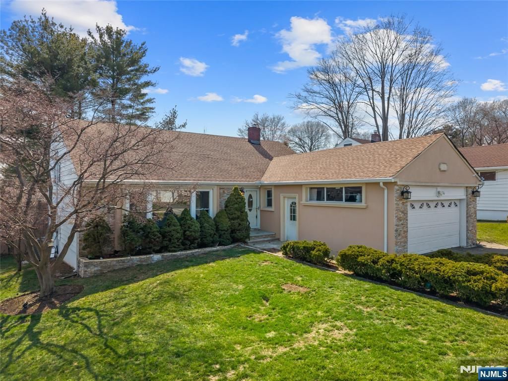 Photo of 181 Haddenfield Road, Clifton, NJ 07013 (MLS # 26010633)