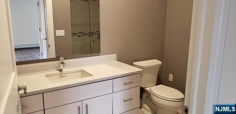 Photo of 113 Union St, Palisades Park, NJ 07650 (MLS # 25038600) Photo of 113 Union St, Palisades Park, NJ 07650 (MLS # 25038600)