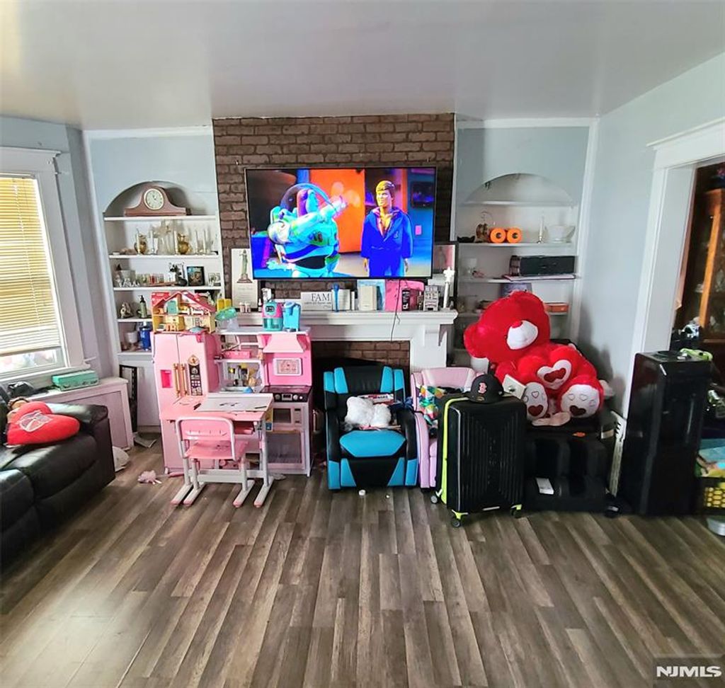 Photo of 300302 19th Avenue, Paterson, NJ 07504 (MLS # 25042280)