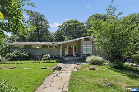 Photo of 192 Stonehurst Drive, Tenafly, NJ 07670 (MLS # 26028194)