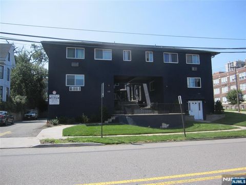 Photo of 119 1st St #7A, Hackensack, NJ 07601 (MLS # 26015160)
