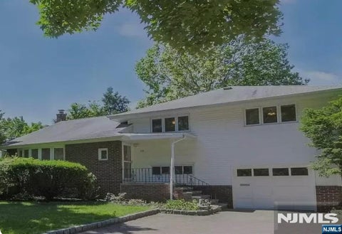 Photo of 10 Center ST, Cresskill, NJ 07626 (MLS # 26040150)