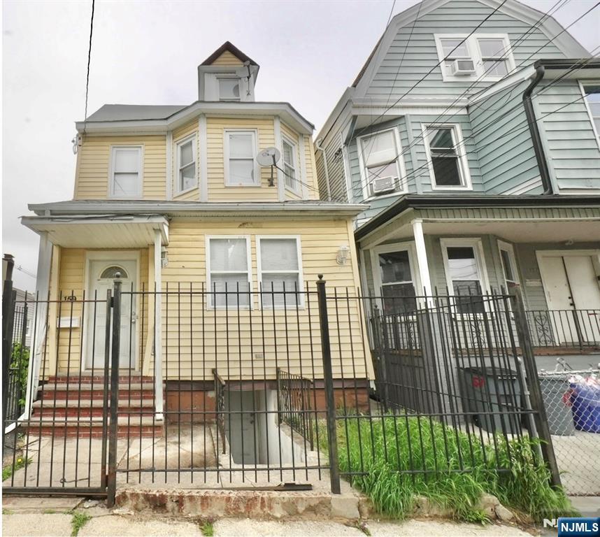 Rental Property at 159161 Grafton 2, Newark, New Jersey - Bedrooms: 2 
Bathrooms: 1 
Rooms: 6  - $2,200 MO.