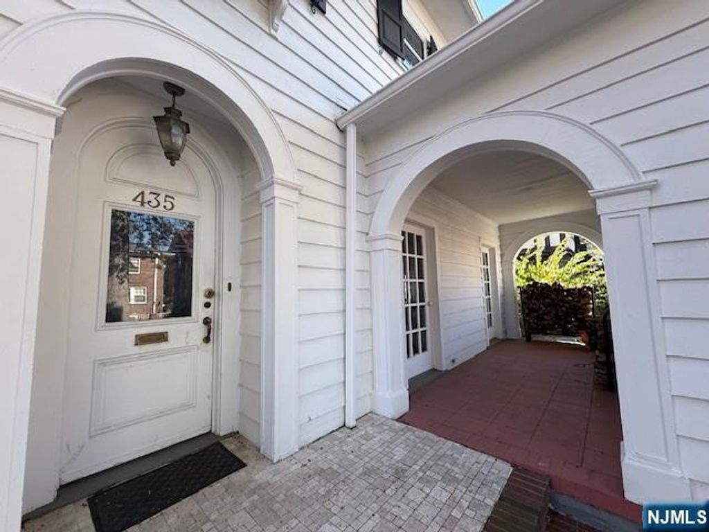 Photo of 437 Ridge Street, Newark, NJ 07104 (MLS # 25037599)
