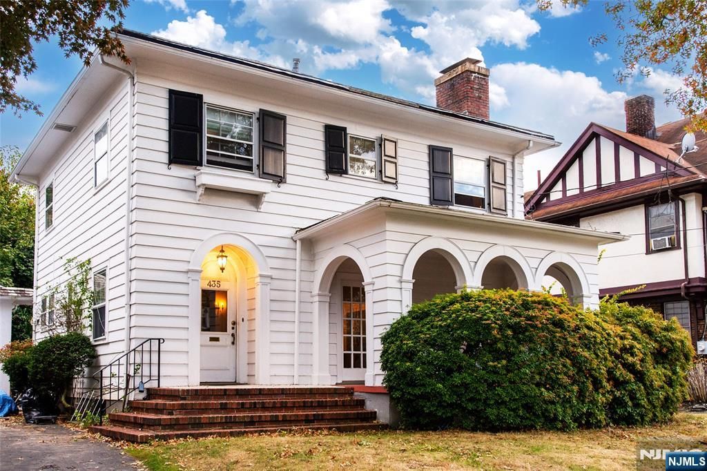Photo of 437 Ridge Street, Newark, NJ 07104 (MLS # 25037599)