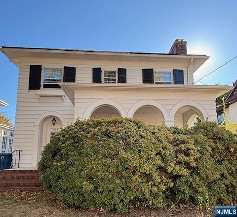 Photo of 437 Ridge Street, Newark, NJ 07104 (MLS # 25037599)