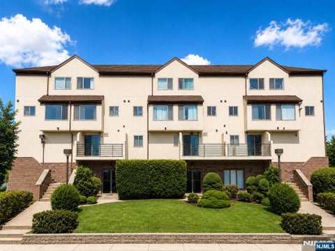 Photo of 1309 15th Street, Fort Lee, NJ 07024 (MLS # 26031137)