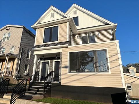 Photo of 210 Waldo Pl #2, Englewood, NJ 07631 (MLS # 25035641)