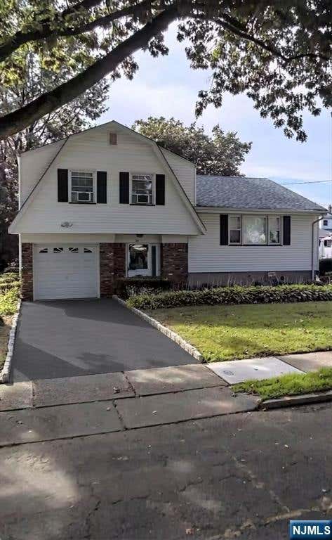 Photo of 92 Van Buskirk Road, Teaneck, NJ 07666 (MLS # 26017064)
