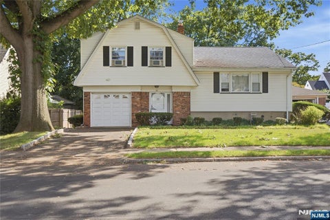 Photo of 92 Van Buskirk Road, Teaneck, NJ 07666 (MLS # 26017064)