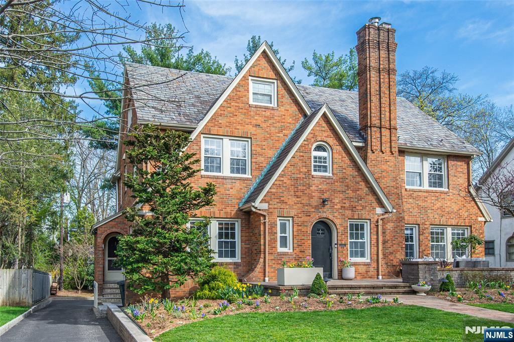 Photo of 19 The Fairway, Montclair, NJ 07043 (MLS # 26010077)