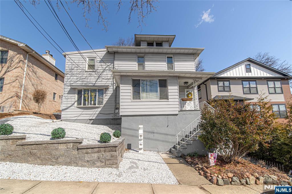811 Pleasantview Terrace