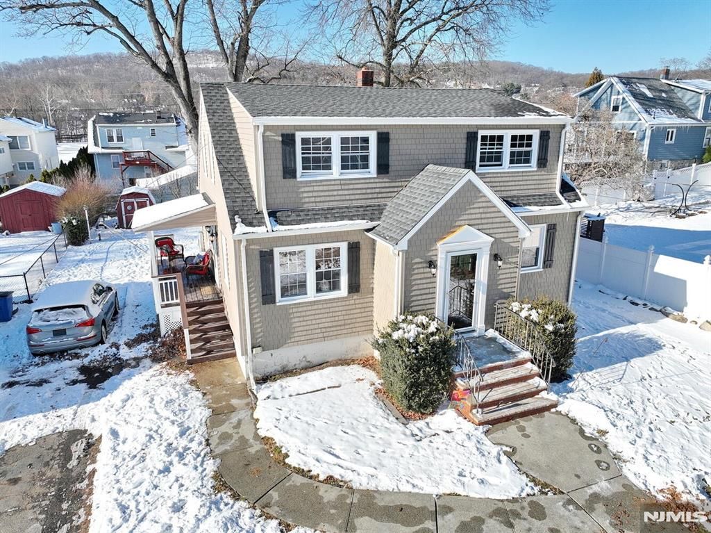 Photo of 15 Onyx Terrace, North Haledon, NJ 07508 (MLS # 25042489)