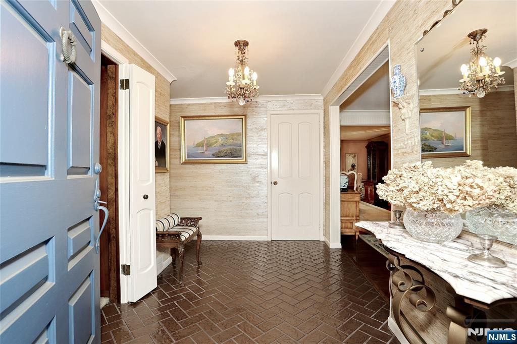 Photo of 26 Glenwood Road, Tenafly, NJ 07670 (MLS # 25041756)