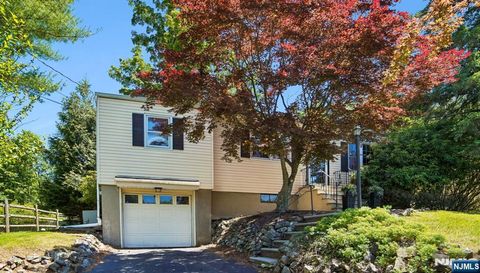 Photo of 74 Minnehaha BLVD, Oakland, NJ 07436 (MLS # 26027590)